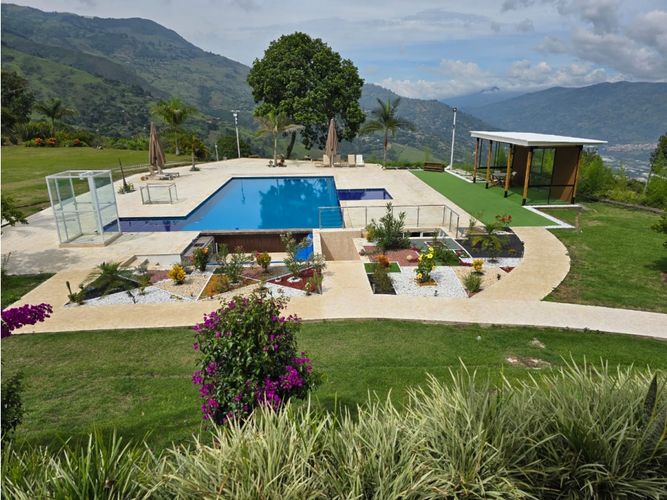 Finca en venta en Copacabana, 32000 m² · foto 20 de 24