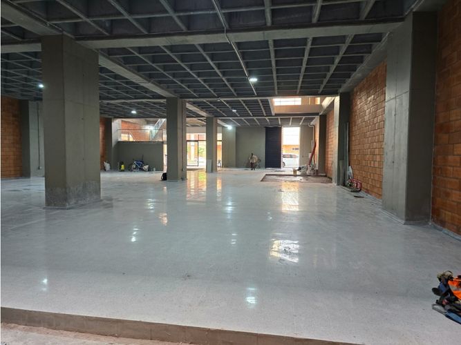 Bodega en arriendo en Perpetuo Socorro, Medellín, 2800 m² · foto 11 de 13