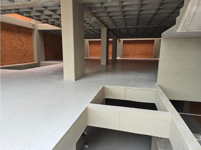 Bodega en arriendo en Perpetuo Socorro, Medellín, 2800 m² · foto 13 de 13