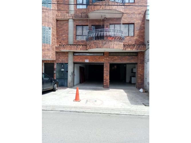 Local en venta en El Porvenir, Rionegro, 372 m² · foto 2 de 4
