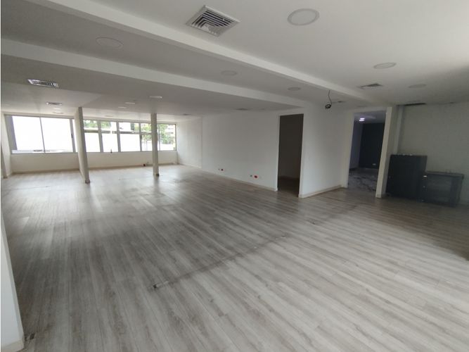 Local en arriendo en Santa María De Los Ángeles, Medellín, 487 m² · foto 20 de 24