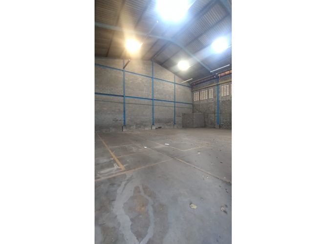 Bodega en arriendo en Villa San Pedro Iii, Barranquilla, 400 m² · foto 6 de 9