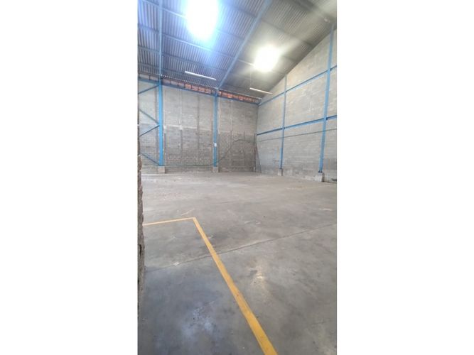 Bodega en arriendo en Villa San Pedro Iii, Barranquilla, 400 m² · foto 7 de 9