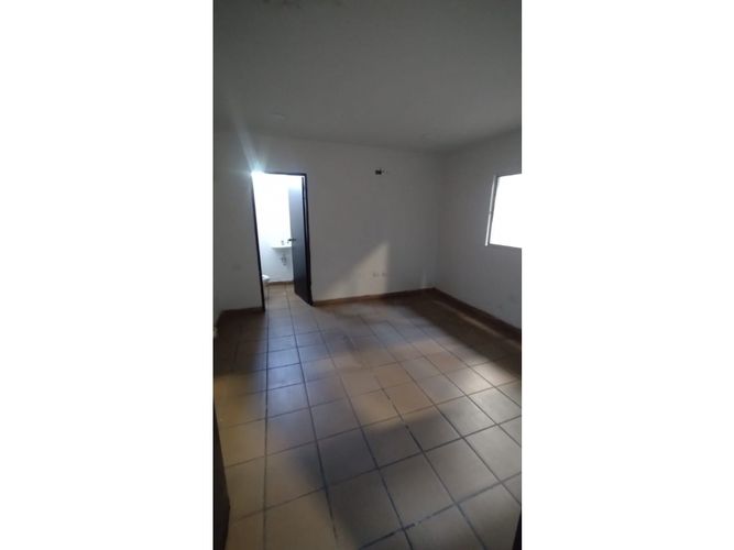 Bodega en arriendo en Villa San Pedro Iii, Barranquilla, 400 m² · foto 8 de 9