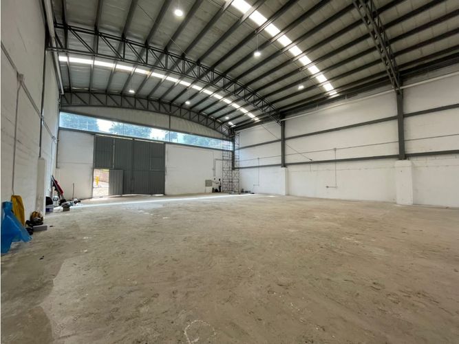 Bodega en arriendo en Caqueta, La Estrella, 410 m² · foto 4 de 6
