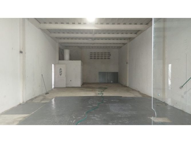 Bodega en arriendo en San Francisco, Barranquilla, 150 m² · foto 2 de 2