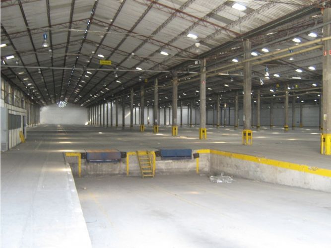 Bodega en arriendo en San Juan Bautista, Itagüí · foto 5 de 6