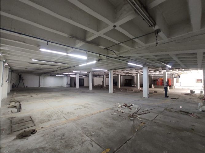 Bodega en venta en Las Vegas, Envigado, 1800 m² · foto 2 de 15