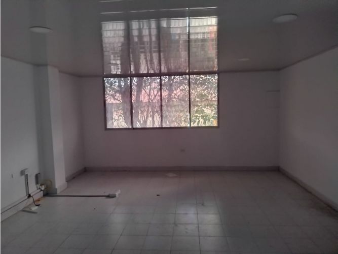 Bodega en arriendo en La Concepcion, Barranquilla, 1787 m² · foto 2 de 6