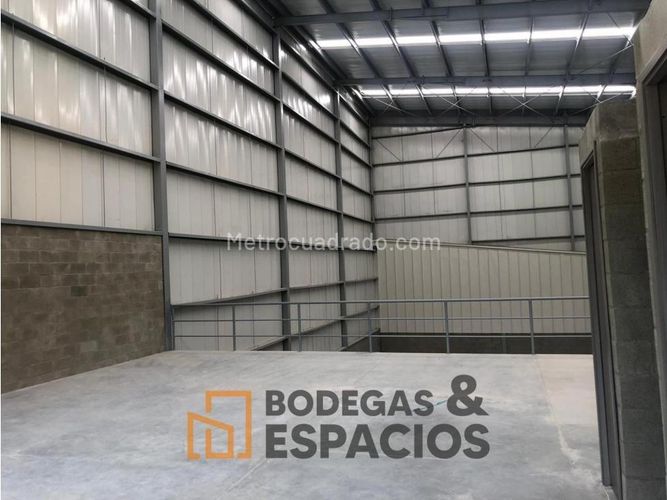 Bodega en arriendo en Actividad Multiple, Copacabana, 550 m² · foto 3 de 6