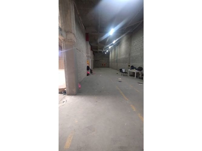 Bodega en arriendo en La Concepcion, Barranquilla, 2000 m² · foto 2 de 6