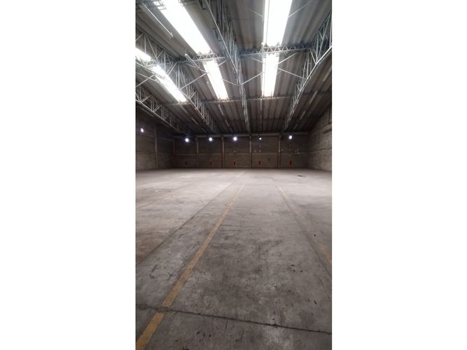 Bodega en arriendo en La Concepcion, Barranquilla, 2000 m² · foto 6 de 6