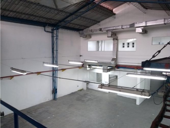 Bodega en arriendo en Colon, Medellín, 620 m² · foto 6 de 10