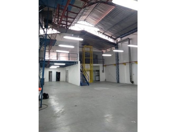 Bodega en arriendo en Colon, Medellín, 620 m² · foto 10 de 10