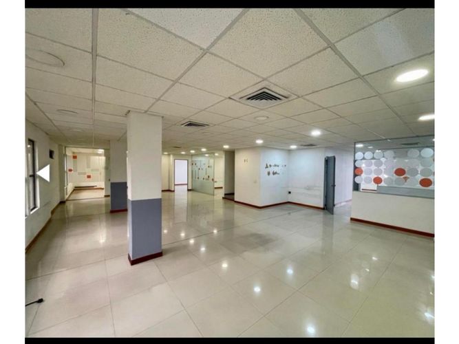 Local en arriendo en El Poblado, Medellín, 294 m² · foto 3 de 5