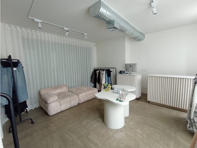 Oficina en arriendo en Las Lomas, Medellín, 70 m² · foto 9 de 10