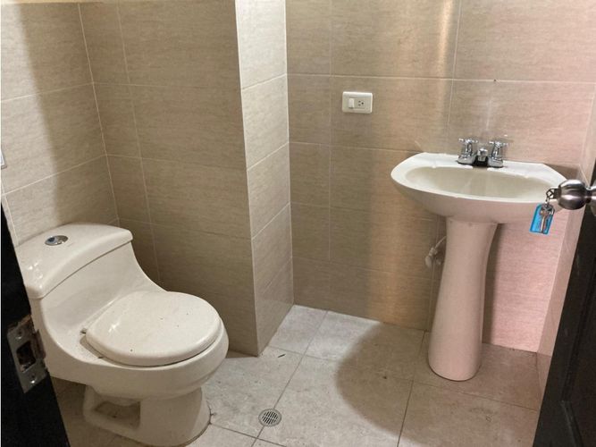 Local en venta en Estadio, Medellín, 160 m² · foto 12 de 16