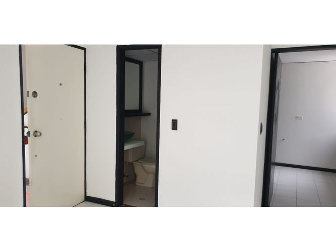 Apartamento de 2 alcobas en arriendo en Loma Del Indio, Medellín, 65 m² · foto 3 de 13
