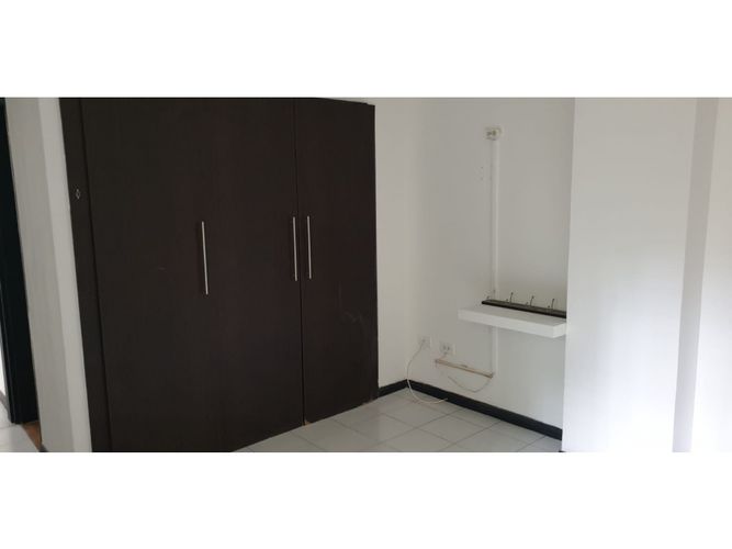 Apartamento de 2 alcobas en arriendo en Loma Del Indio, Medellín, 65 m² · foto 4 de 13
