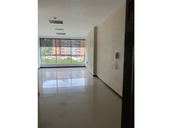 Oficina en arriendo en Los Naranjos, Medellín, 35 m² · foto 4 de 4