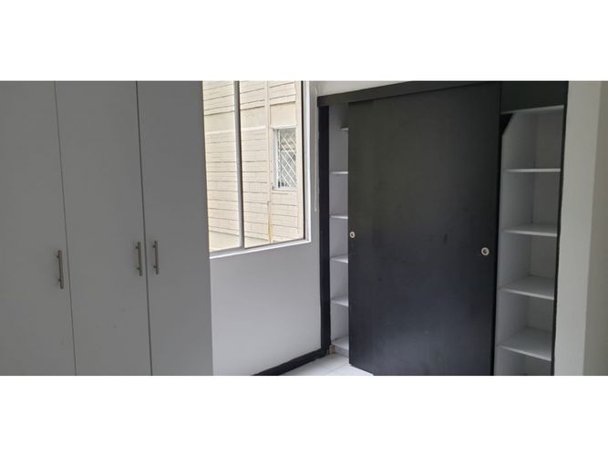 Apartamento de 2 alcobas en arriendo en Loma Del Indio, Medellín, 65 m² · foto 12 de 13