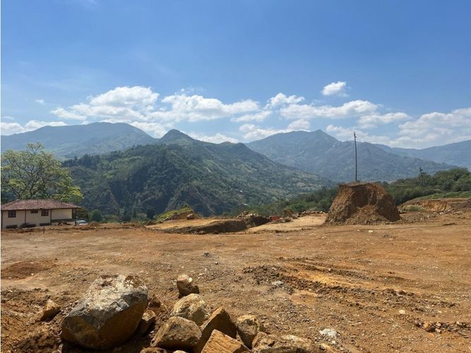 Bodega en venta en La Maria, Copacabana, 1260 m² · foto 10 de 13