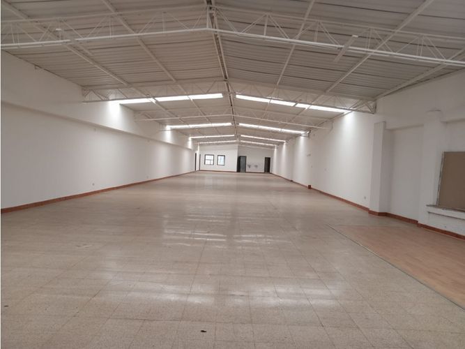Local en arriendo en La Candelaria, Medellín, 620 m² · foto 8 de 21