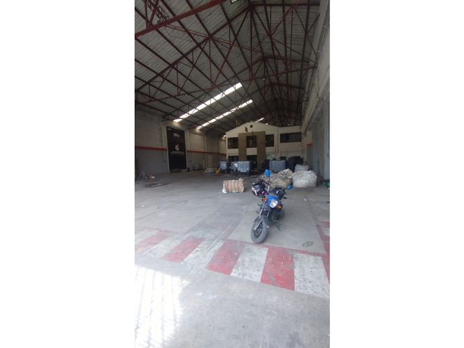 Bodega en arriendo en Carrizal, Barranquilla, 1000 m² · foto 2 de 5