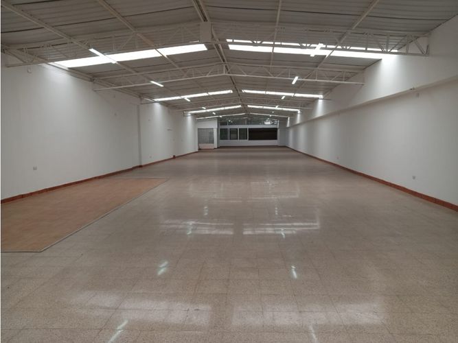 Local en arriendo en La Candelaria, Medellín, 620 m² · foto 17 de 21
