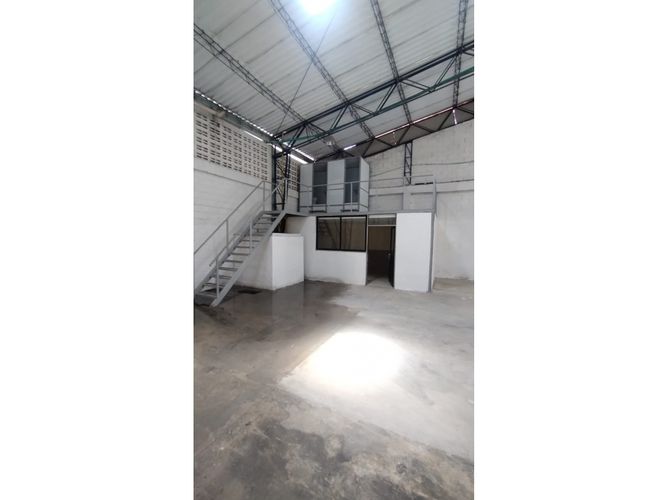 Bodega en arriendo en Barranquilla, 800 m² · foto 5 de 6