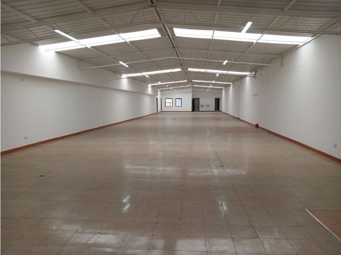 Local en arriendo en La Candelaria, Medellín, 620 m² · foto 20 de 21