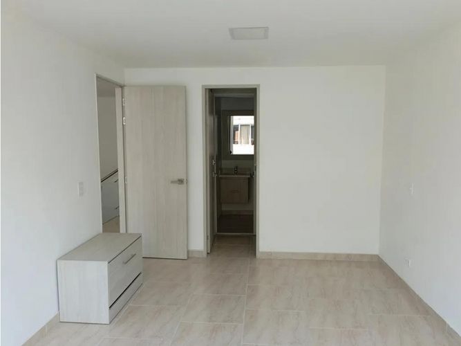 Apartamento de 3 alcobas en venta en Belén Miravalle, Medellín, 117 m² · foto 3 de 22