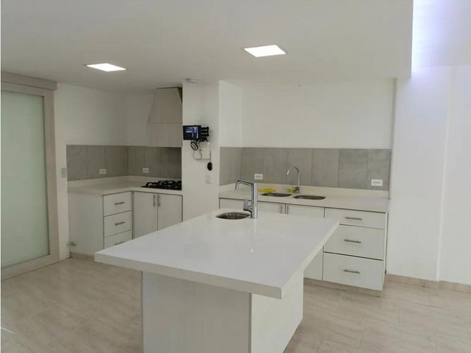 Apartamento de 3 alcobas en venta en Belén Miravalle, Medellín, 117 m² · foto 12 de 22