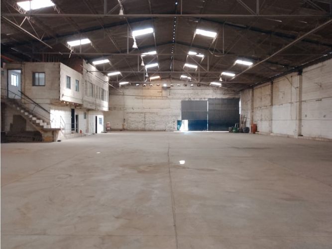 Bodega en venta en Jardines Montesacro, Itagüí, 2500 m² · foto 3 de 14