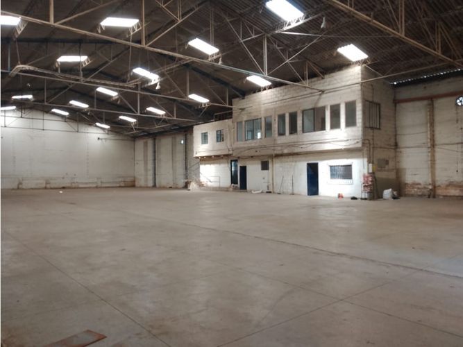 Bodega en venta en Jardines Montesacro, Itagüí, 2500 m² · foto 4 de 14