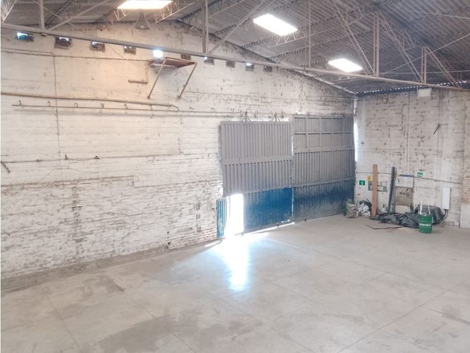 Bodega en venta en Jardines Montesacro, Itagüí, 2500 m² · foto 9 de 14