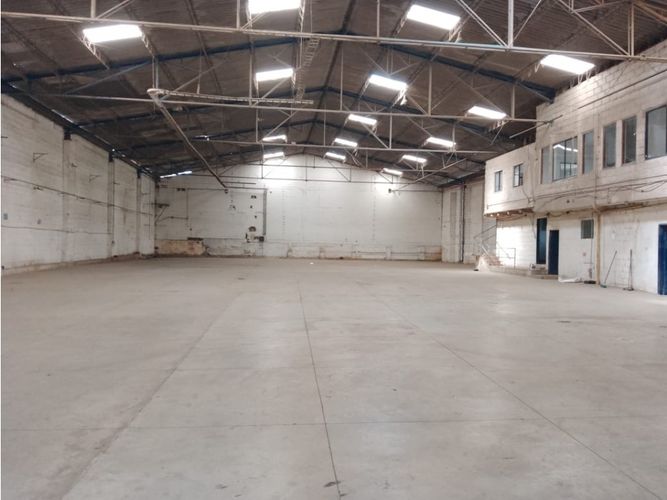 Bodega en venta en Jardines Montesacro, Itagüí, 2500 m² · foto 11 de 14