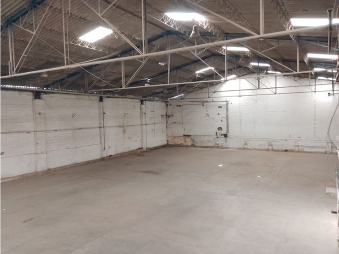 Bodega en venta en Jardines Montesacro, Itagüí, 2500 m² · foto 14 de 14