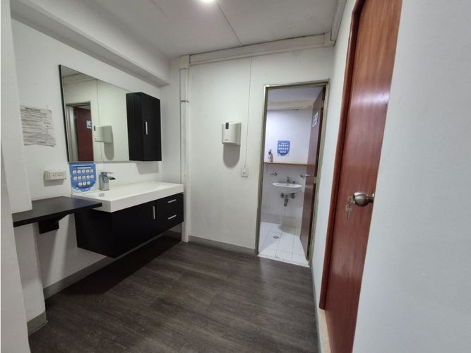 Oficina en arriendo en La Aguacatala, Medellín, 400 m² · foto 4 de 10