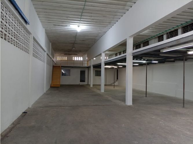 Bodega en arriendo en La Concepcion, Barranquilla, 350 m² · foto 2 de 4