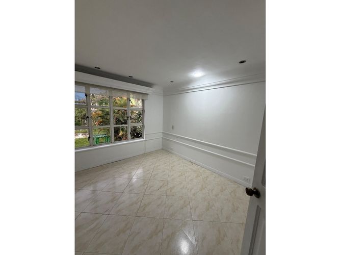 Casa de 10 alcobas en venta en Vía Las Palmas, Medellín, 500 m² · foto 10 de 24