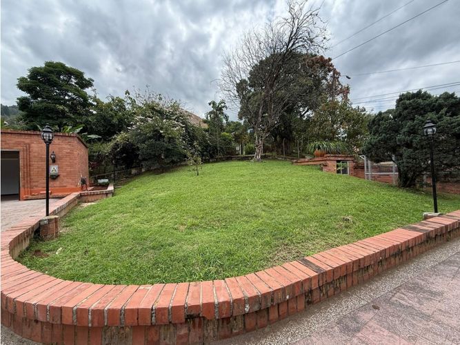 Casa de 10 alcobas en venta en Vía Las Palmas, Medellín, 500 m² · foto 11 de 24
