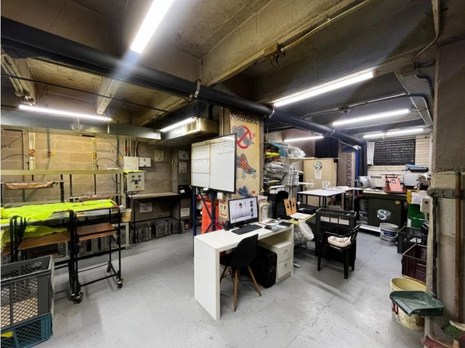 Bodega en venta en Cristo Rey, Medellín, 322 m² · foto 10 de 11