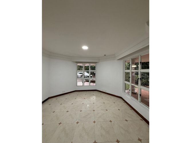 Casa de 10 alcobas en venta en Vía Las Palmas, Medellín, 500 m² · foto 12 de 24