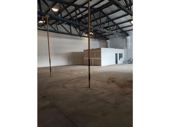 Bodega en arriendo en La Concepcion, Barranquilla, 400 m² · foto 3 de 5