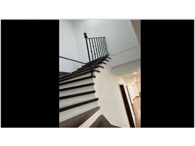 Local en arriendo en Pontevedra, Envigado, 200 m² · foto 2 de 12