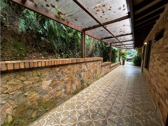 Casa de 5 alcobas en venta en Zona Centro, Medellín, 220 m² · foto 5 de 14