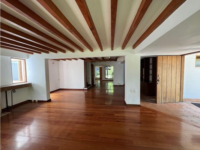 Casa de 3 alcobas en venta en El Trianon, Envigado, 480 m² · foto 2 de 5