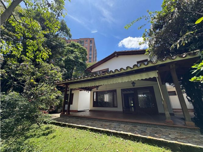 Casa de 3 alcobas en venta en El Trianon, Envigado, 480 m² · foto 5 de 5
