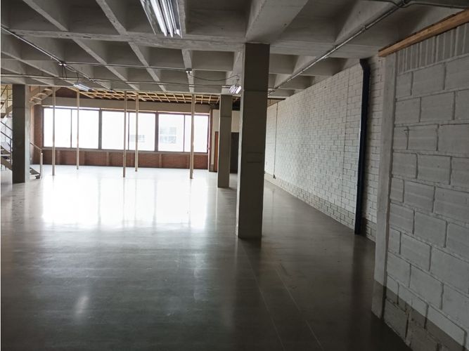 Oficina en arriendo en Urbanizacion Villas Del Parque, Medellín, 870 m² · foto 3 de 5